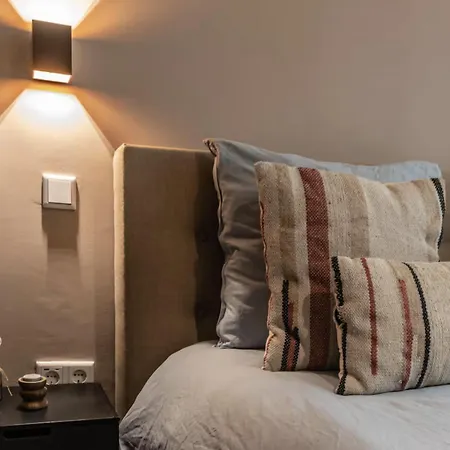Pearl & Tulip 2br With Free Parking Apartment
