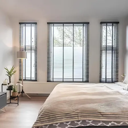 2br Ground-floor In Zuid With Free Parking Near Vondelpark & Airport Appartamento