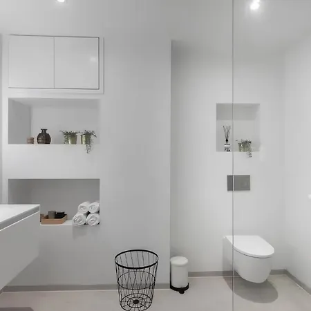 Appartamento 2br Ground-floor In Zuid With Free Parking Near Vondelpark & Airport