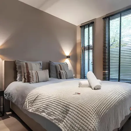 2br Ground-floor In Zuid With Free Parking Near Vondelpark & Airport * Amsterdam